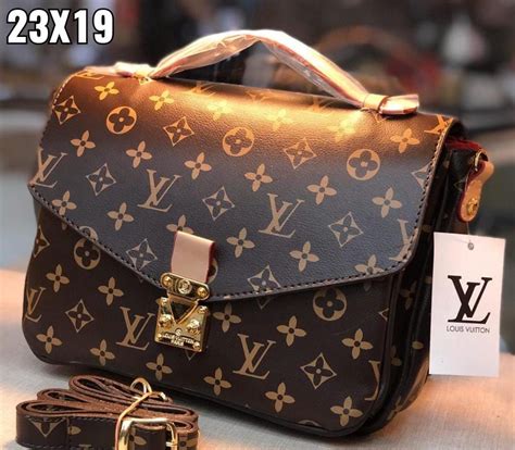 Loja em segunda mão Louis Vuitton Bolsas .